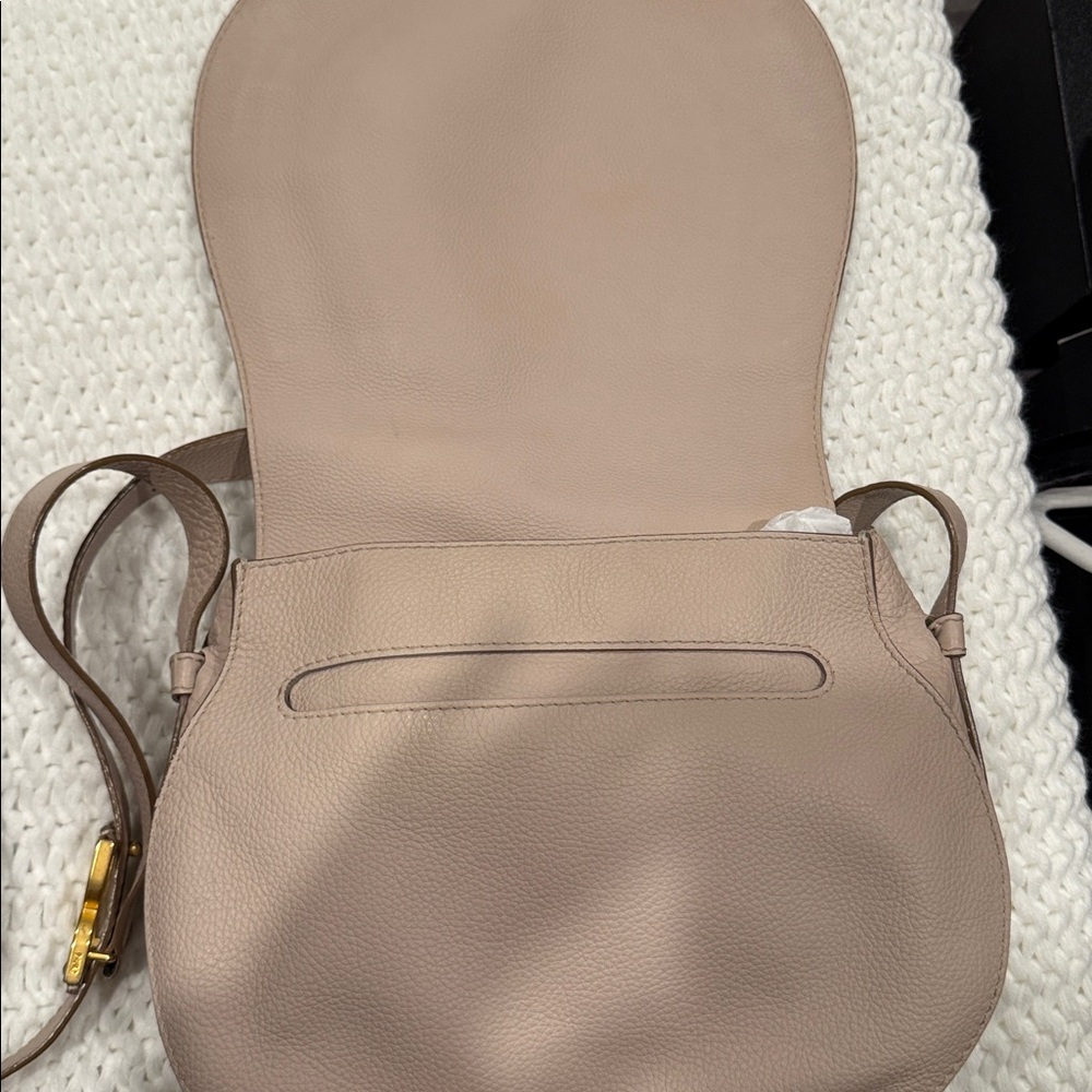 Chloe Marcie medium saddle crossbody bag in grained leather - Picture 7 of 7